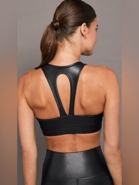 Carbon38 Takara Shimmer Glossy Sport Bra in Black